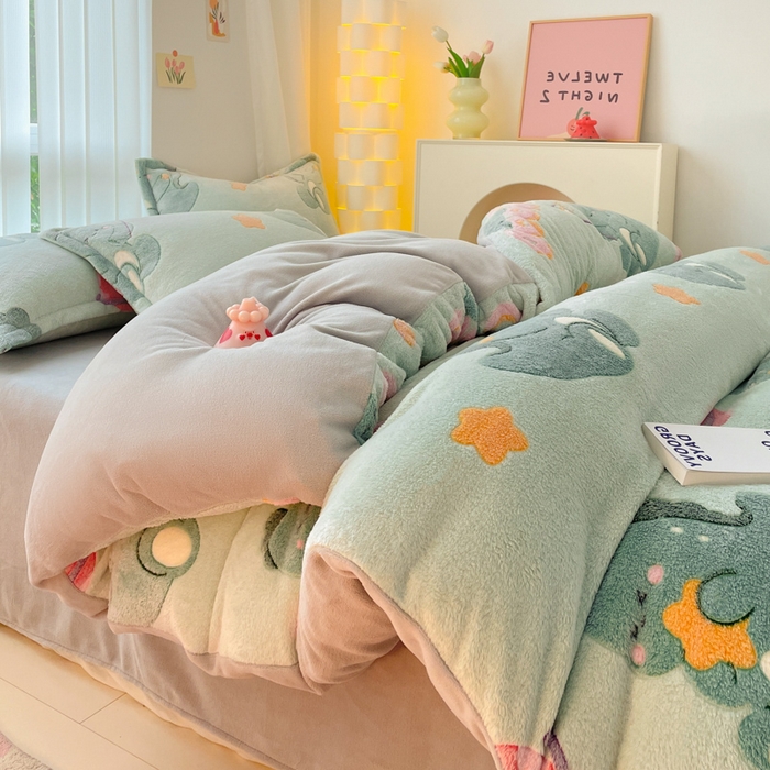 91家纺网 家纺一手货源 找家纺 同田家纺 2024秋冬新品雪花绒牛奶绒印花四件套 星球恐龙