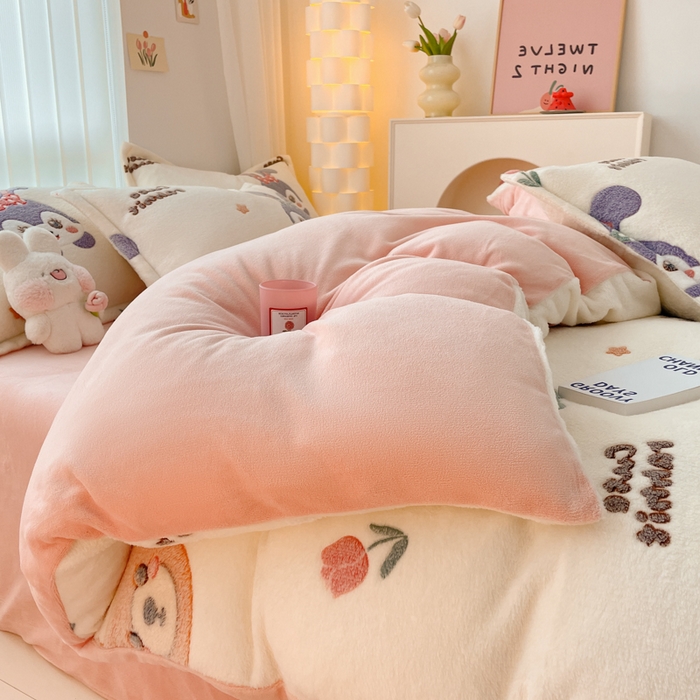 91家纺网 家纺一手货源 找家纺 同田家纺 2024秋冬新品雪花绒牛奶绒印花四件套 可爱小兔