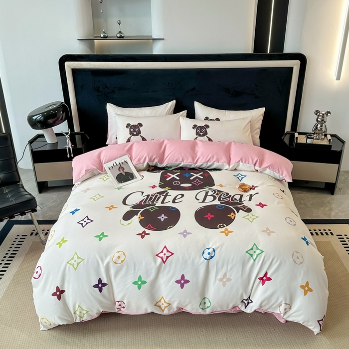 91家纺网 家纺一手货源 找家纺 色鬼布艺 2023新款加厚双面磨毛数码大版印花四件套 多彩熊