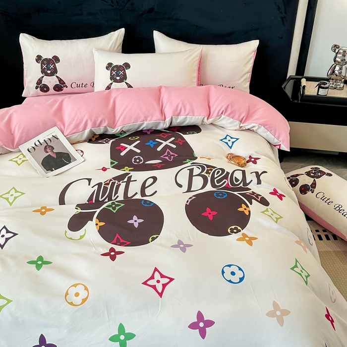 91家纺网 家纺一手货源 找家纺 色鬼布艺 2023新款加厚双面磨毛数码大版印花四件套 多彩熊