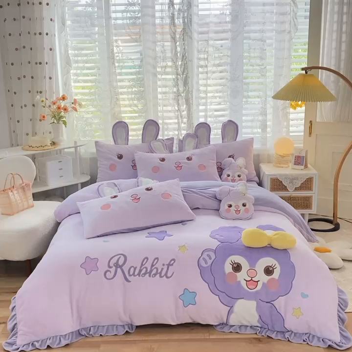 91家纺网 家纺一手货源 找家纺 总绒棉世家 2025新款-星戴兔（不要抱枕-10元)（控价标准188以上）牛奶绒贴布绣四件套