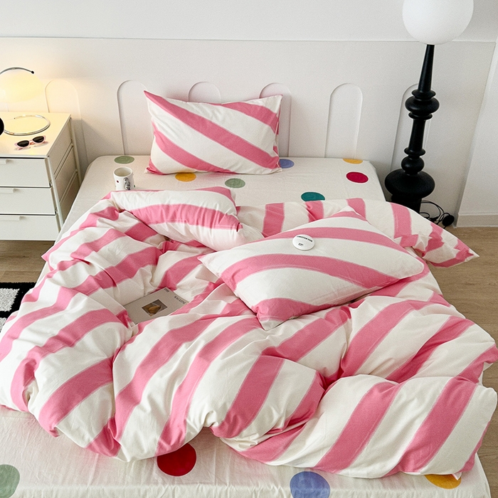 91家纺网 家纺一手货源 找家纺 昔可家纺 2023新款多巴胺少女风条纹全棉四件套 多巴胺粉条