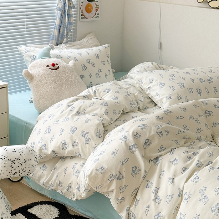 91家纺网 家纺一手货源 找家纺 昔可家纺 2023新款多巴胺卡通学生季全棉四件套 蓝色素描猫