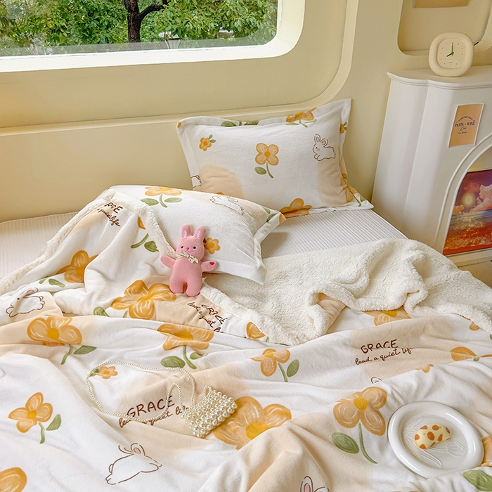 91家纺网 家纺一手货源 找家纺 沐慕 2023新款毛毯 花漾兔