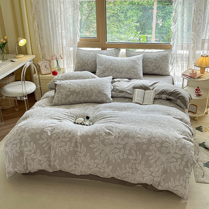 91家纺网 家纺一手货源 找家纺 琪格格纺织 2023新款爱在春秋系列A类纯棉加厚色织三层纱四件套 爱在春秋灰