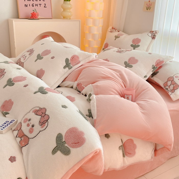 91家纺网 家纺一手货源 找家纺 同田家纺 2024秋冬新品雪花绒牛奶绒印花四件套 小花朵朵