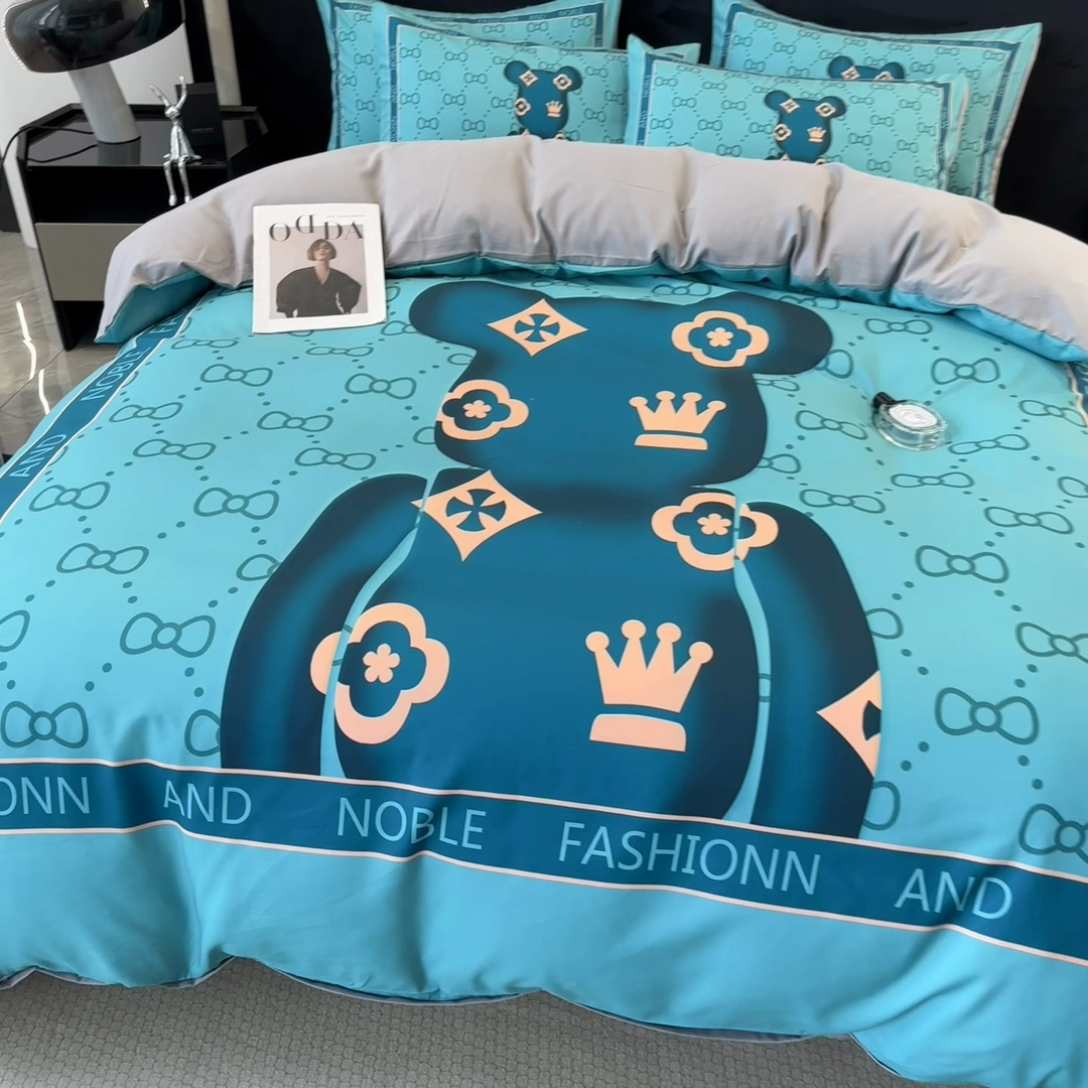 91家纺网 家纺一手货源 找家纺 色鬼布艺 2023新款加厚双面磨毛数码大版印花四件套 皇冠