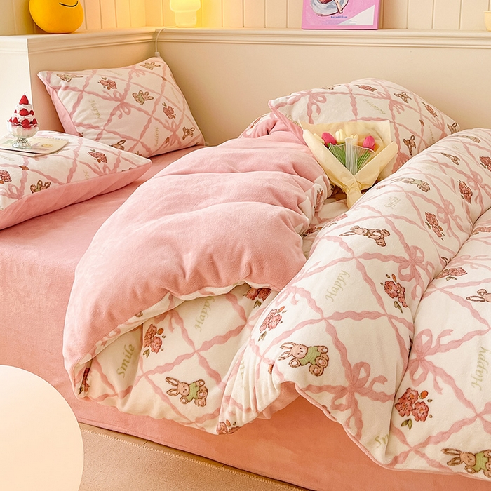 91家纺网 家纺一手货源 找家纺 桃子 2023新款ins小清新韩系卡通少女心奶油兔子加厚牛奶绒系列四件套-第一批 绒-菲丽