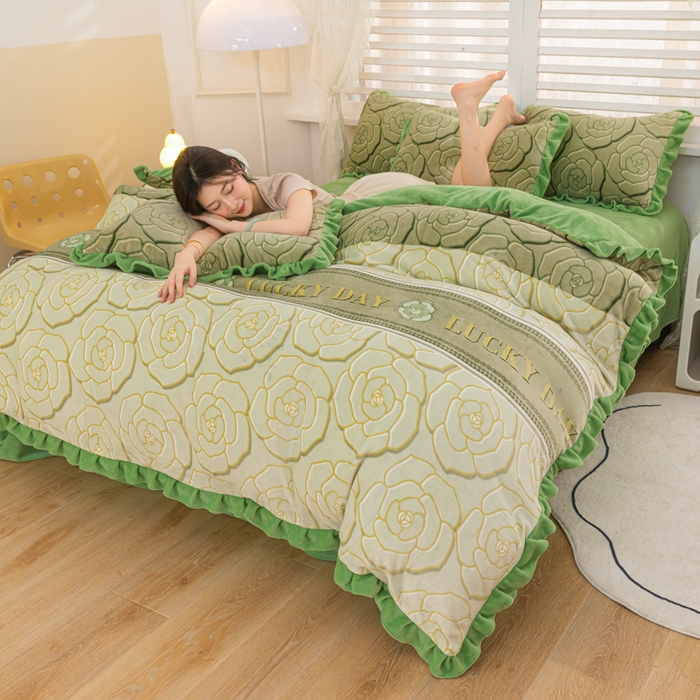 91家纺网 家纺一手货源 找家纺 首选 2023新款韩版花边牛奶绒四件套 复古花-绿