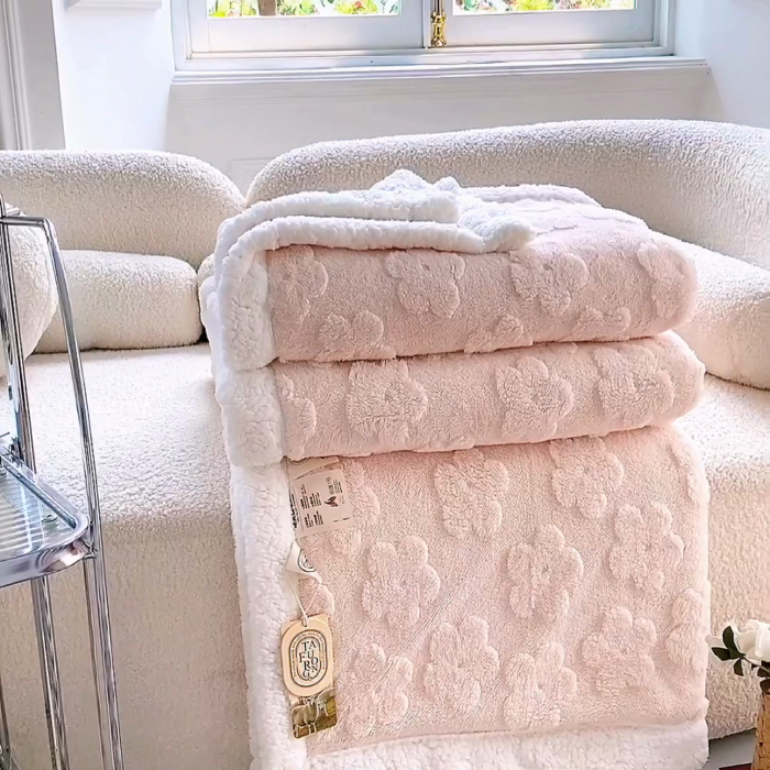 91家纺网 家纺一手货源 找家纺 2023不被定义的多巴胺A类双面塔芙绒羊羔绒毛毯办公室午睡盖毯子直播 浅浅花漾-粉