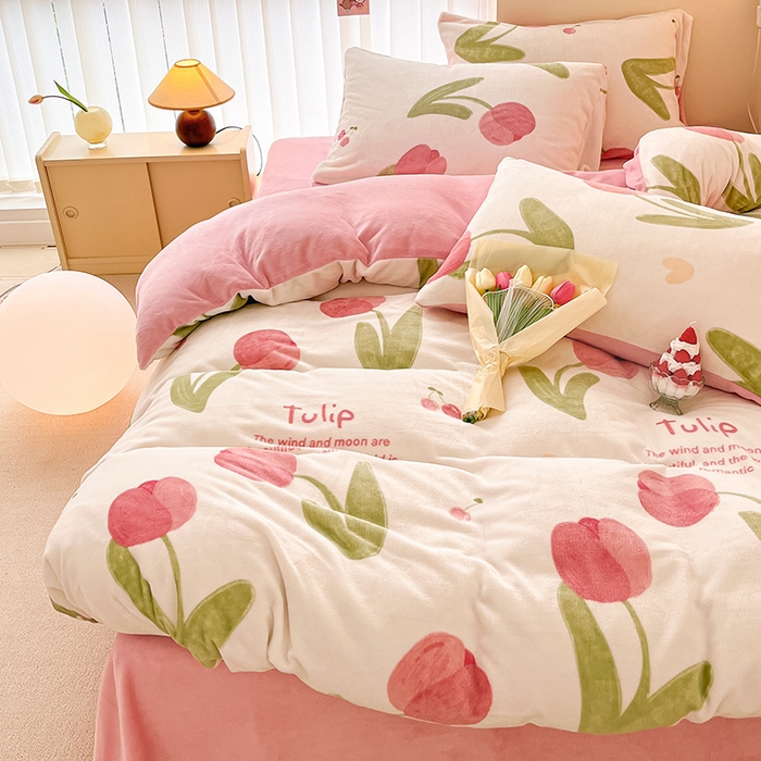 91家纺网 家纺一手货源 找家纺 桃子 2023新款ins小清新韩系卡通少女心奶油兔子加厚牛奶绒系列四件套-第一批 绒-花漫