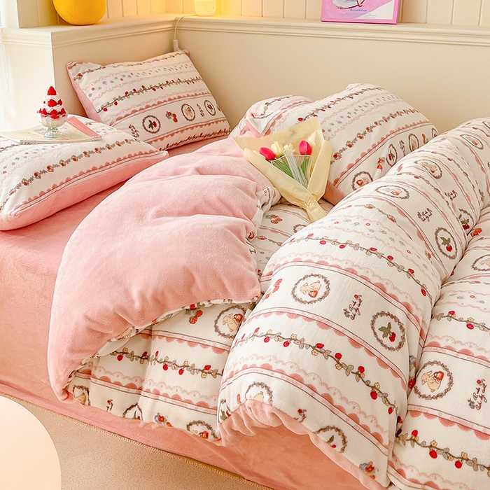 91家纺网 家纺一手货源 找家纺 桃子 2023新款ins小清新韩系卡通少女心奶油兔子加厚牛奶绒系列四件套-第一批 绒-可颂粉