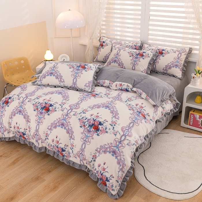 91家纺网 家纺一手货源 找家纺 首选 2023新款韩版花边牛奶绒四件套 巴黎恋人-白