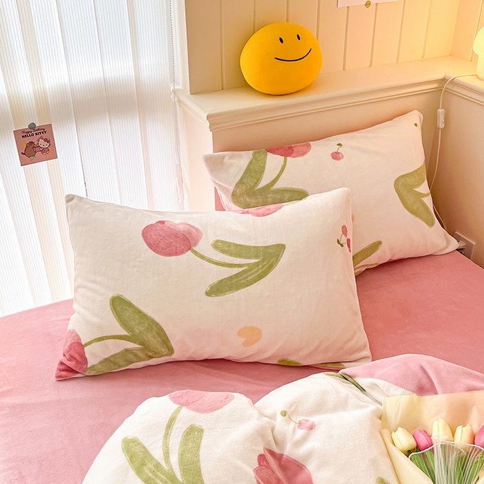 91家纺网 家纺一手货源 找家纺 桃子 2023新款ins小清新韩系卡通少女心奶油兔子加厚牛奶绒系列四件套-第一批 绒-花漫