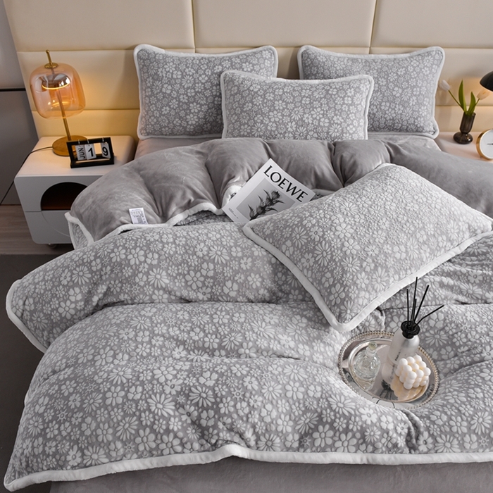 91家纺网 家纺一手货源 找家纺 诺梵 2023新款雕花绒四件套 绒雪花-灰