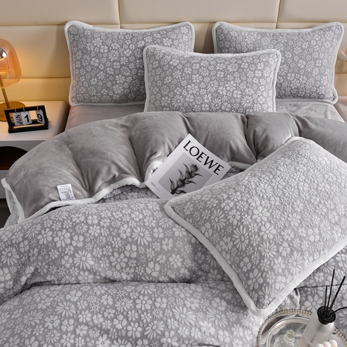 91家纺网 家纺一手货源 找家纺 诺梵 2023新款雕花绒四件套 绒雪花-灰