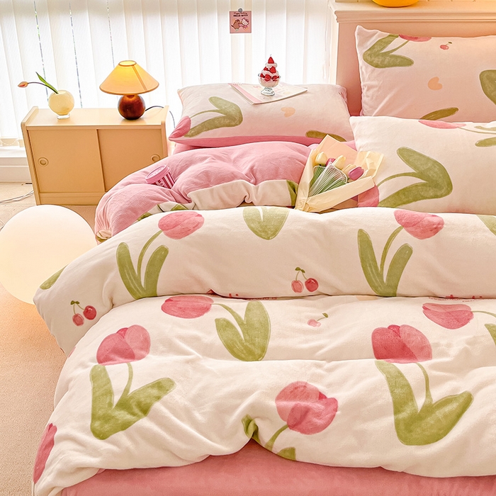 91家纺网 家纺一手货源 找家纺 桃子 2023新款ins小清新韩系卡通少女心奶油兔子加厚牛奶绒系列四件套-第一批 绒-花漫