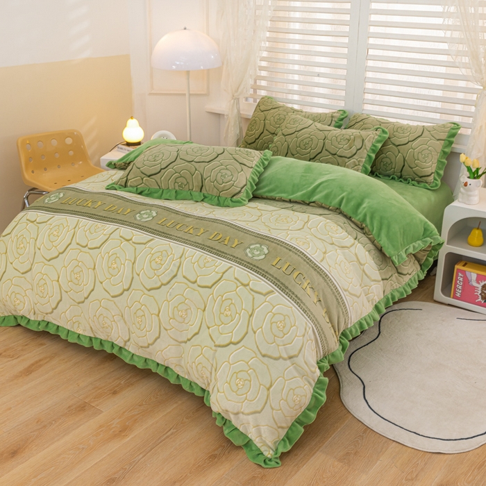 91家纺网 家纺一手货源 找家纺 首选 2023新款韩版花边牛奶绒四件套 复古花-绿
