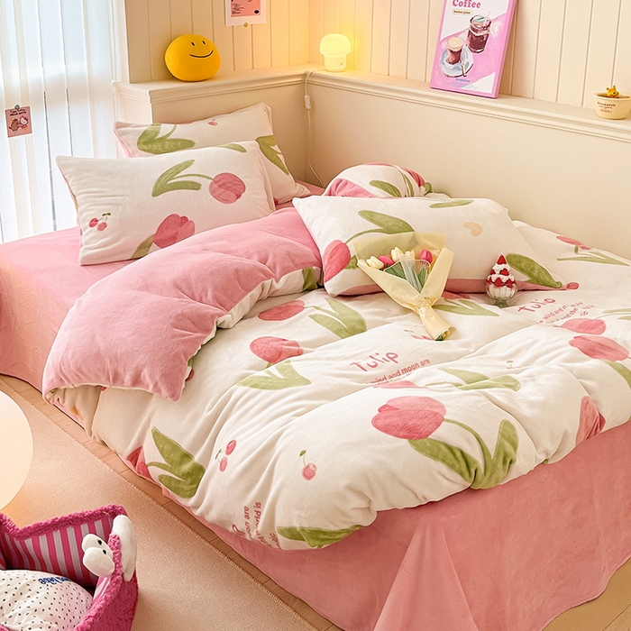 91家纺网 家纺一手货源 找家纺 桃子 2023新款ins小清新韩系卡通少女心奶油兔子加厚牛奶绒系列四件套-第一批 绒-花漫