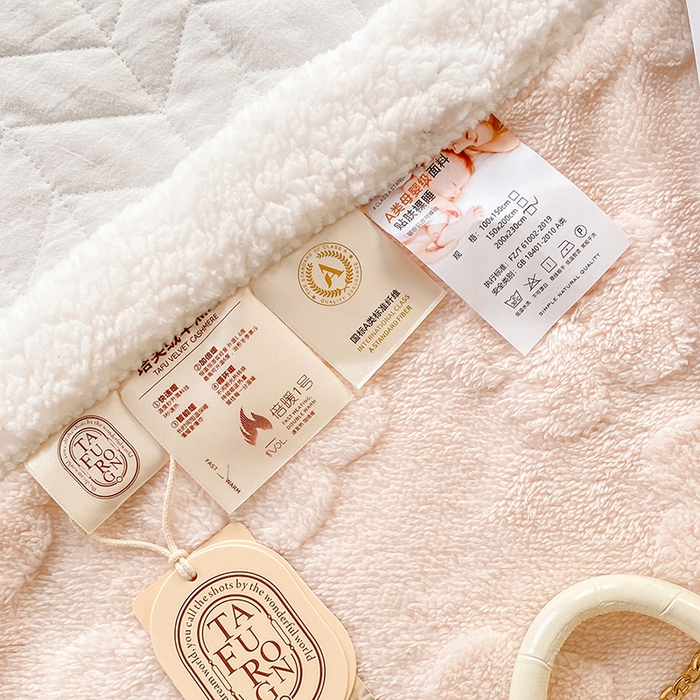 91家纺网 家纺一手货源 找家纺 2023不被定义的多巴胺A类双面塔芙绒羊羔绒毛毯办公室午睡盖毯子直播 浅浅花漾-粉