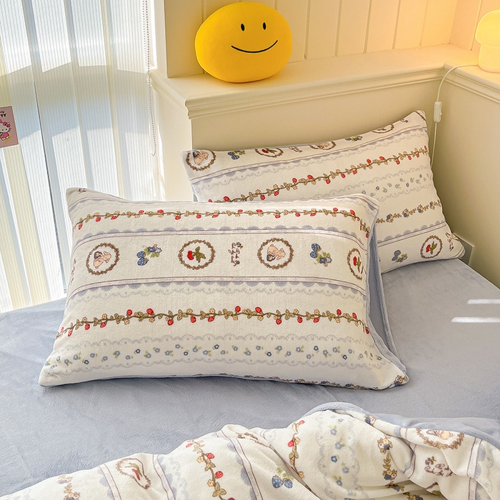 91家纺网 家纺一手货源 找家纺 金爱家 2023新款ins小清新韩系卡通少女心奶油兔子加厚牛奶绒系列四件套 绒-蓝可颂