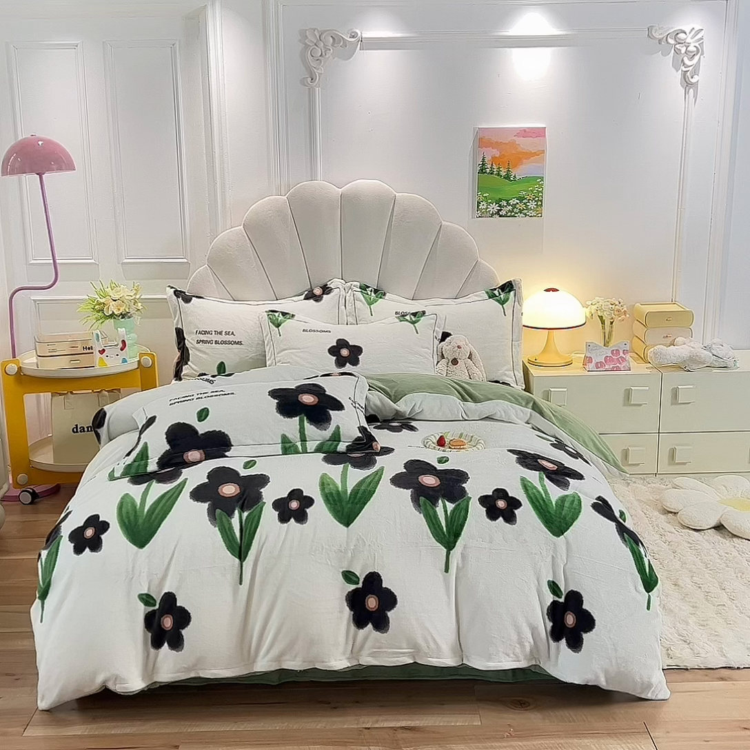 91家纺网 家纺一手货源 找家纺 暖洋 2024新款A类母婴加厚印花牛奶绒臻棉绒四件套场景二 墨影