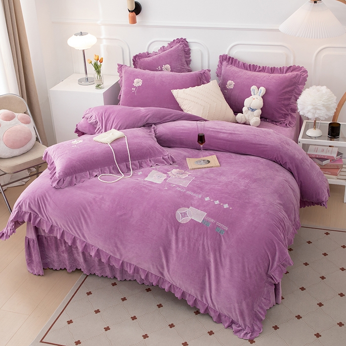 91家纺网 家纺一手货源 找家纺 优姿家纺 2024新品8.5斤德芙绒韩版床裙绣花保暖四件套 绽放紫色