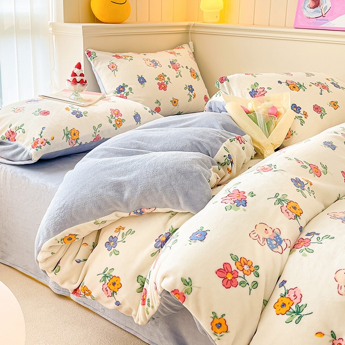 91家纺网 家纺一手货源 找家纺 金爱家 2023新款ins小清新韩系卡通少女心奶油兔子加厚牛奶绒系列四件套 绒-花田兔