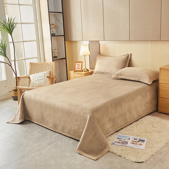 91家纺网 家纺一手货源 找家纺 胜权 2024款高克重牛奶绒夹棉单床盖单件保暖床盖三件套 奶咖