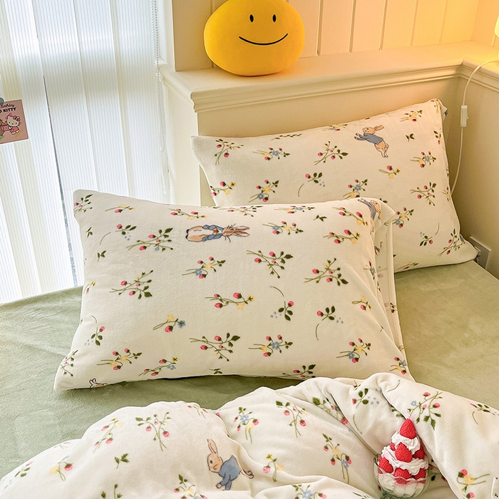 91家纺网 家纺一手货源 找家纺 金爱家 2023新款ins小清新韩系卡通少女心奶油兔子加厚牛奶绒系列四件套 绒-兔先生