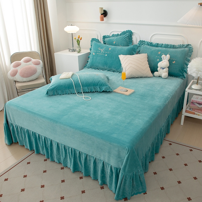 91家纺网 家纺一手货源 找家纺 优姿家纺 2024新品8.5斤德芙绒韩版床裙绣花保暖四件套 今生有约湖兰