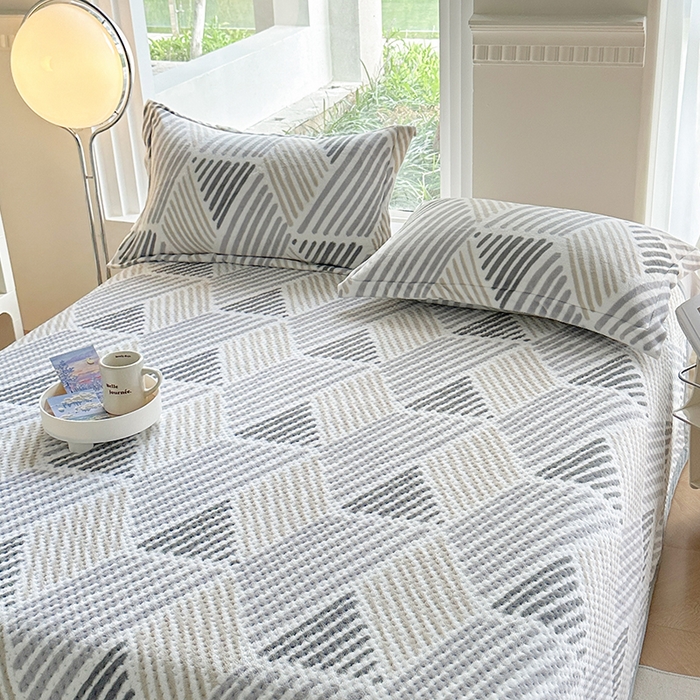 91家纺网 家纺一手货源 找家纺 （总）2024高克重牛奶绒夹棉单床盖单件保暖床盖三件套