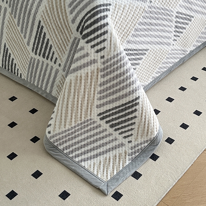 91家纺网 家纺一手货源 找家纺 （总）2024高克重牛奶绒夹棉单床盖单件保暖床盖三件套