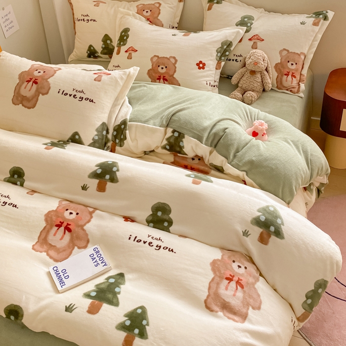 91家纺网 家纺一手货源 找家纺 梦之岛 2023新款牛奶绒加厚小清新印花保暖四件套 小熊森林
