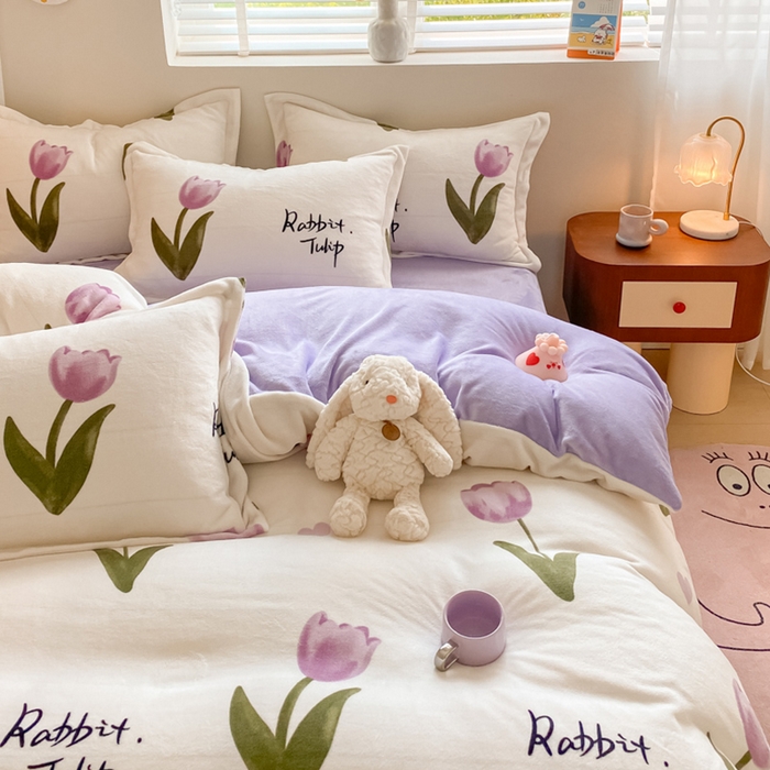 91家纺网 家纺一手货源 找家纺 梦之岛 2023新款牛奶绒加厚小清新印花保暖四件套 花园小兔