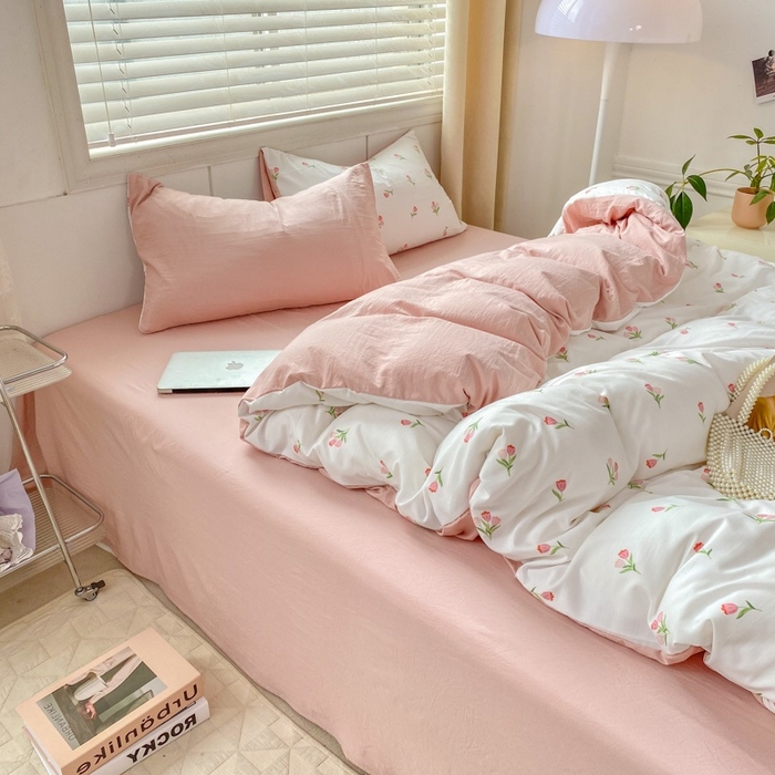 91家纺网 家纺一手货源 找家纺 雅阁尔 2023新款直播爆款母婴级水洗棉双层纱四件套小碎花被套床笠款三件套 郁金香-粉