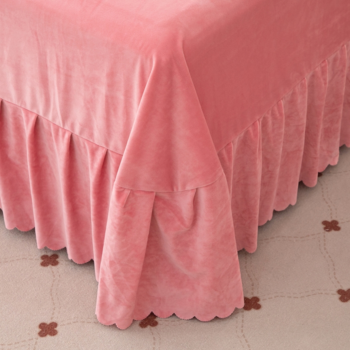 91家纺网 家纺一手货源 找家纺 优姿家纺 2024新品8.5斤德芙绒韩版床裙绣花保暖四件套 绽放少女粉