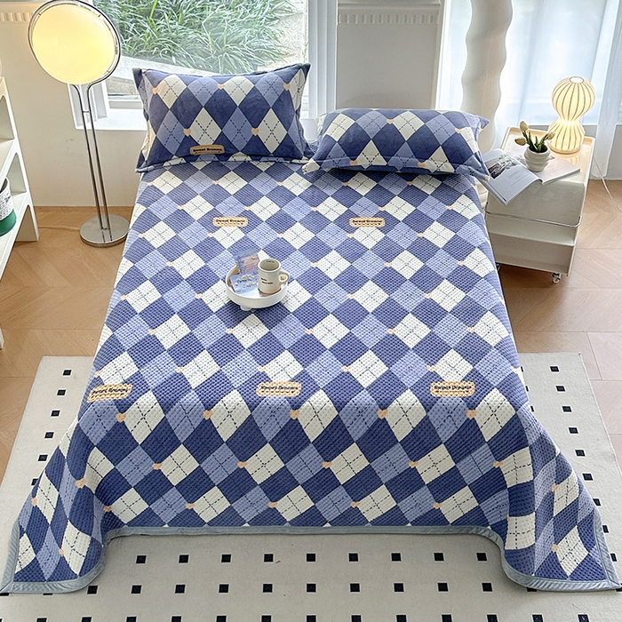 91家纺网 家纺一手货源 找家纺 胜权 2024款高克重牛奶绒夹棉单床盖单件保暖床盖三件套 英伦时光