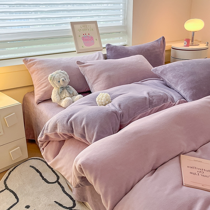 91家纺网 家纺一手货源 找家纺 三朵家纺 2023新款牛奶绒混搭系列四件套 淡紫+薰衣草