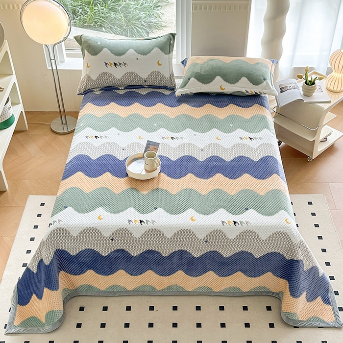 91家纺网 家纺一手货源 找家纺 胜权 2024款高克重牛奶绒夹棉单床盖单件保暖床盖三件套 乘风破浪