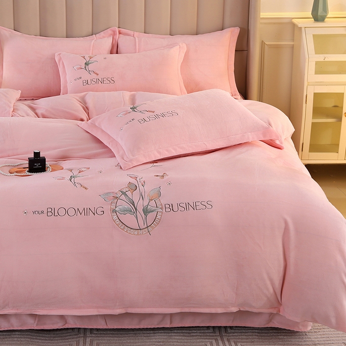 91家纺网 家纺一手货源 找家纺 富之航 2023新款牛奶绒刺绣四件套 莫奈花园-粉