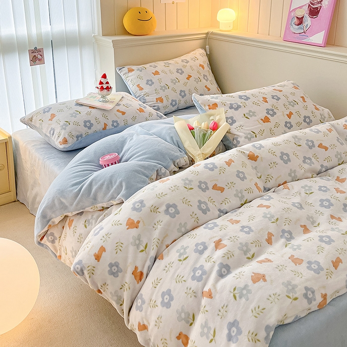 91家纺网 家纺一手货源 找家纺 金爱家 2023新款ins小清新韩系卡通少女心奶油兔子加厚牛奶绒系列四件套 绒-蓝花兔