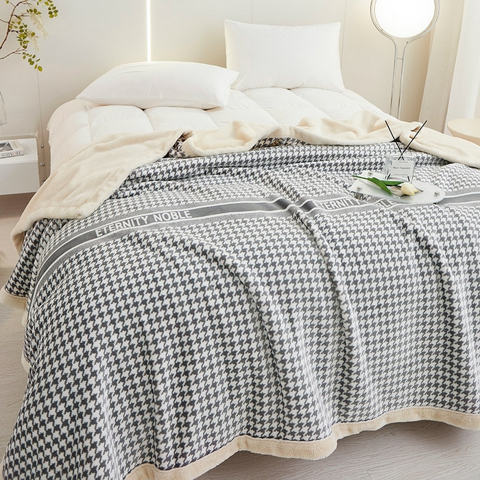 91家纺网 家纺一手货源 找家纺 坦客毯业 2025新款欧棉绒双面加厚绒毯盖毯毛毯 千纸鹤