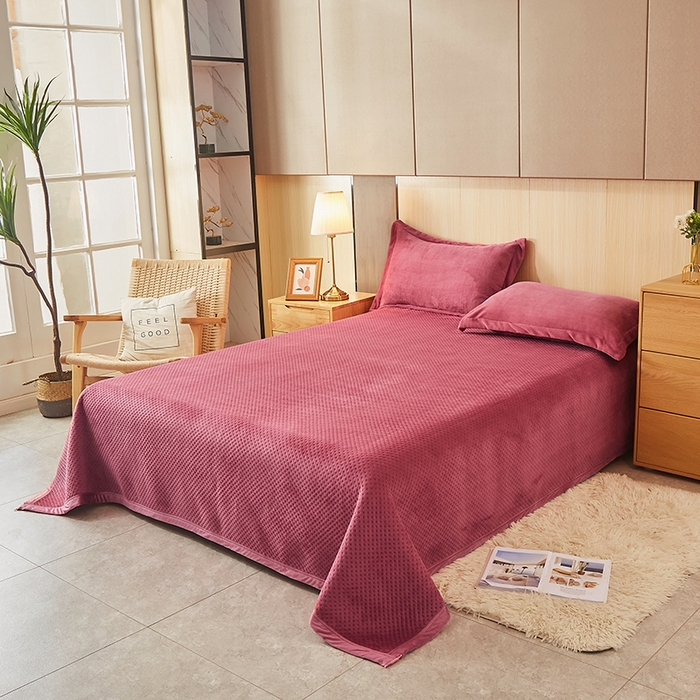 91家纺网 家纺一手货源 找家纺 胜权 2024款高克重牛奶绒夹棉单床盖单件保暖床盖三件套 莲红