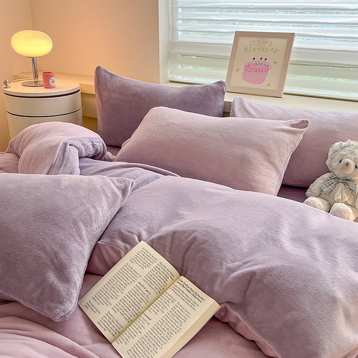 91家纺网 家纺一手货源 找家纺 三朵家纺 2023新款牛奶绒混搭系列四件套 淡紫+薰衣草