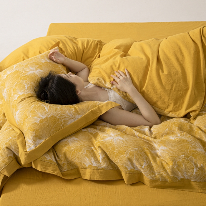 91家纺网 家纺一手货源 找家纺 安莱生活 2023新款花海系列色织双层纱工艺款宽边高奢四件套 花海-姜黄