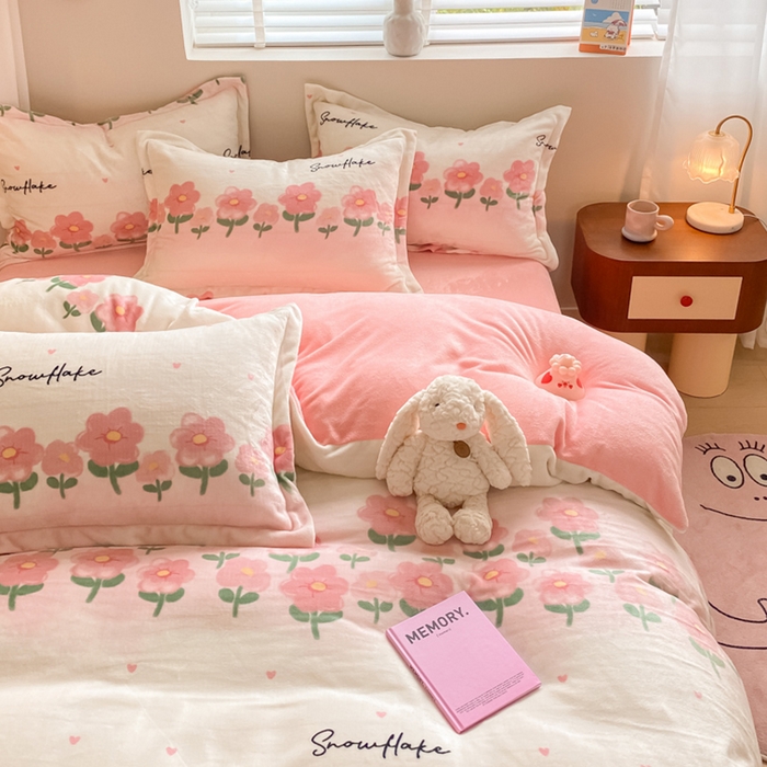 91家纺网 家纺一手货源 找家纺 梦之岛 2023新款牛奶绒加厚小清新印花保暖四件套 小幸运