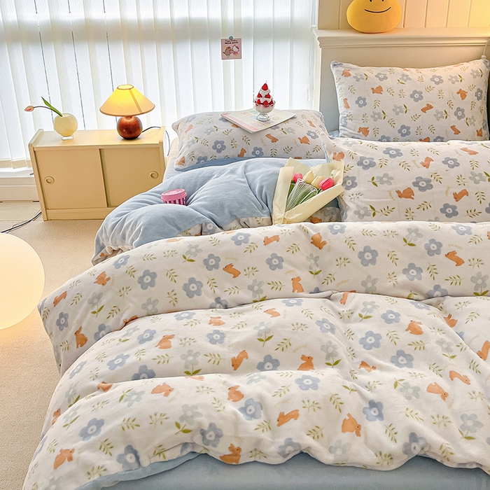 91家纺网 家纺一手货源 找家纺 金爱家 2023新款ins小清新韩系卡通少女心奶油兔子加厚牛奶绒系列四件套 绒-蓝花兔