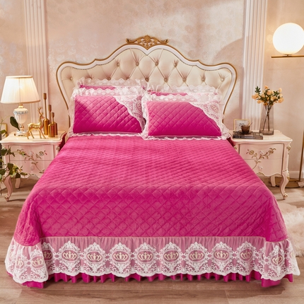 91家纺网 家纺一手货源 找家纺 恋尚 2023新款可脱卸水晶绒夹棉床盖卡雯系列 玫红