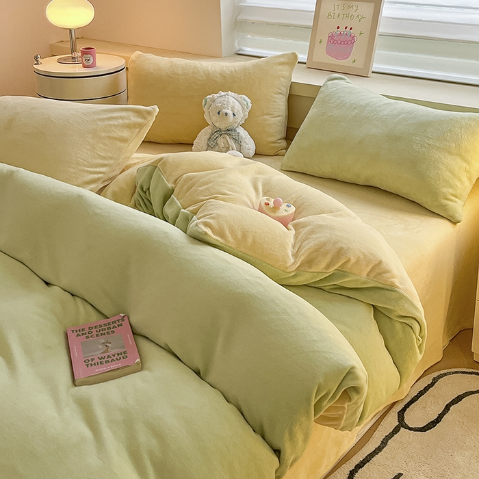 91家纺网 家纺一手货源 找家纺 三朵家纺 2023新款牛奶绒混搭系列四件套 嫩绿+奶黄